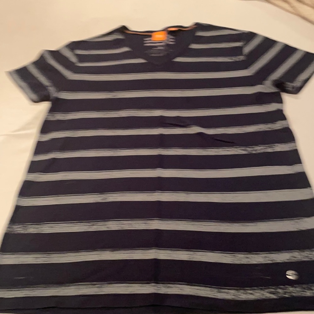 Large Boss black/grey tee